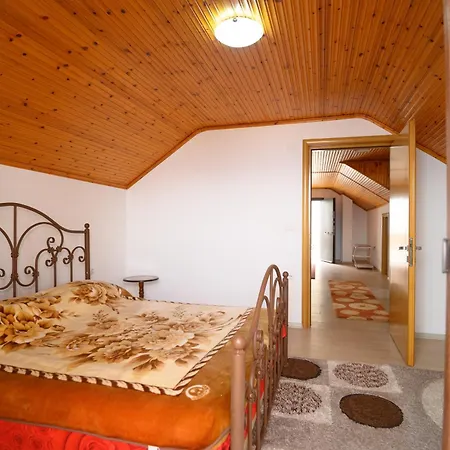Vila Bardhi Villa *